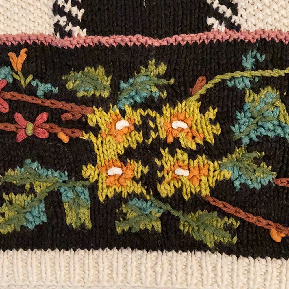 Beautiful Hand Knitted Sweater - Picture 4 of 9